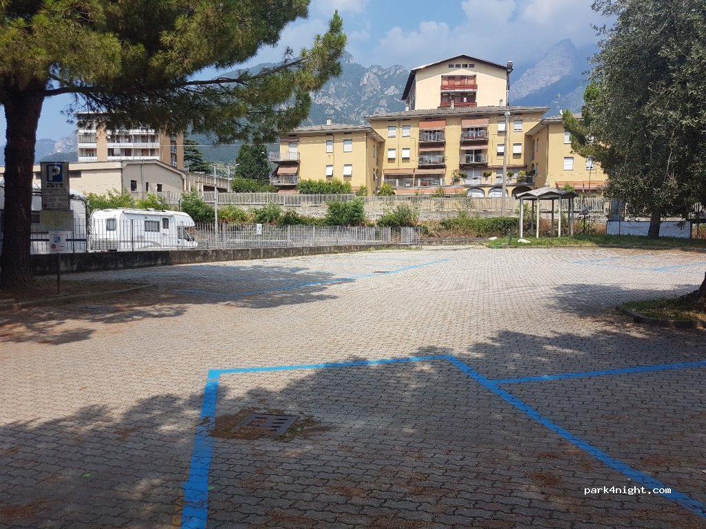 Area Sosta Camper Cima | Mandello del Lario — foto