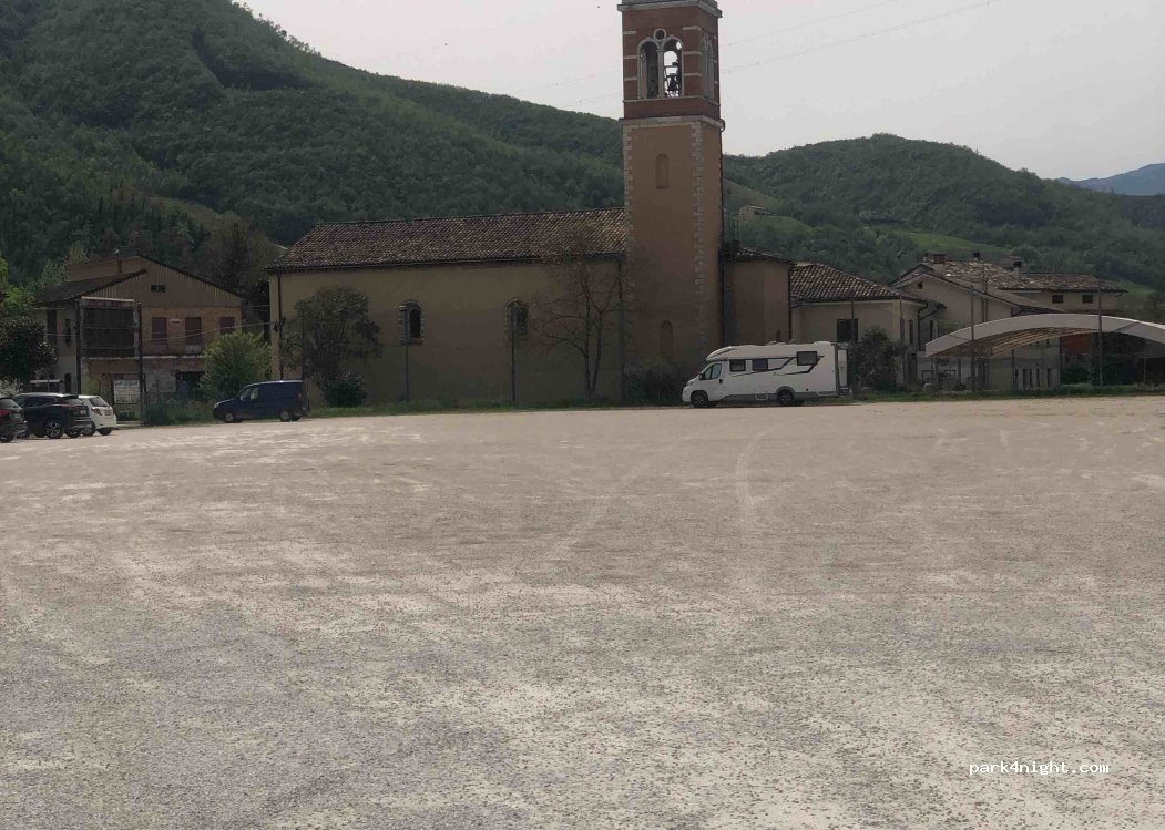 (61041) Acqualagna - 11 Piazza Enrico Mattei — foto 2