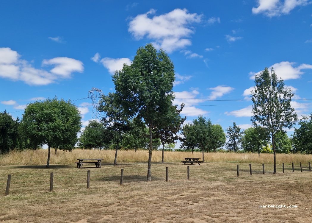 (85400) Sainte-Gemme-la-Plaine - Unnamed Road — foto 3