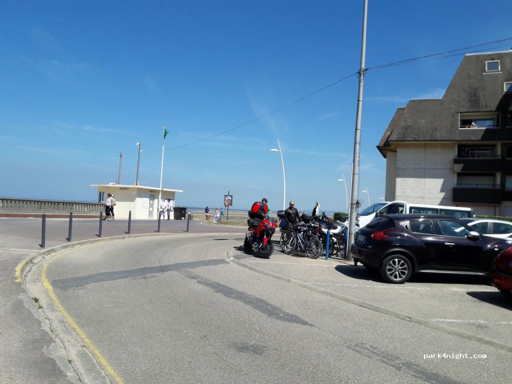 (14390) Cabourg - 6 Avenue Pasteur — foto 2