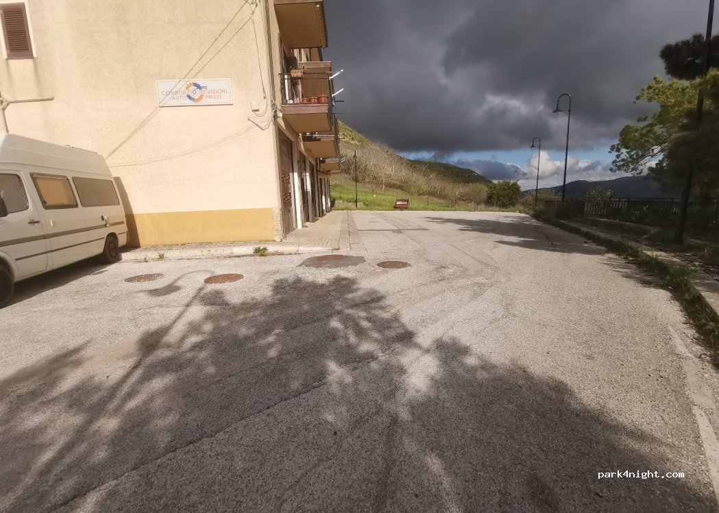 (90038) Prizzi - Via Garibaldi — foto