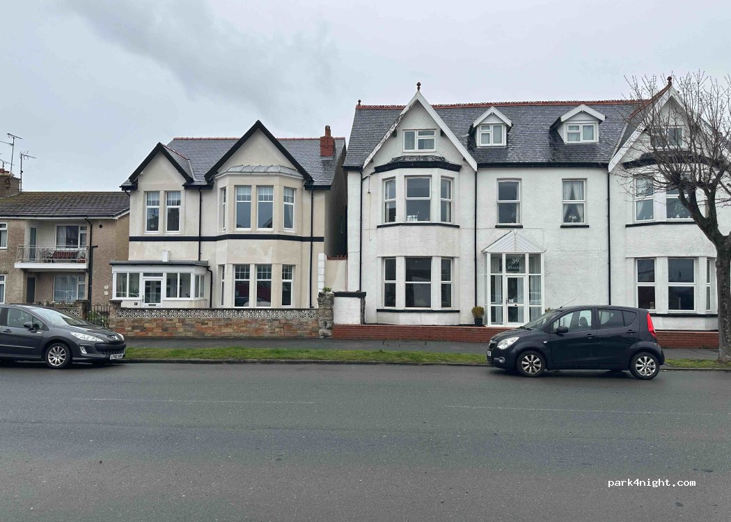 (LL30 2BW) Llandudno - 56 Great Ormes Road — foto