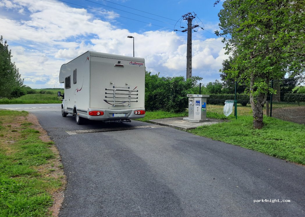 (36100) Issoudun - 72 Route de Reuilly — foto 2