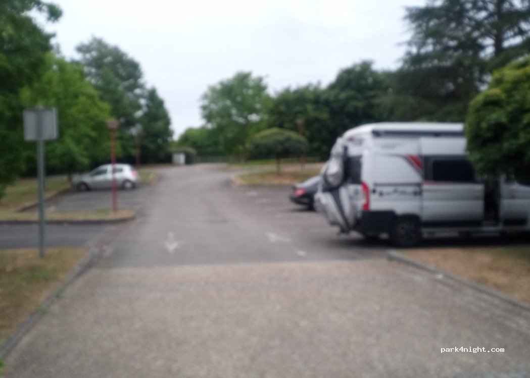 (64300) Sault-de-Navailles - 84 Place de l'Église — foto 4