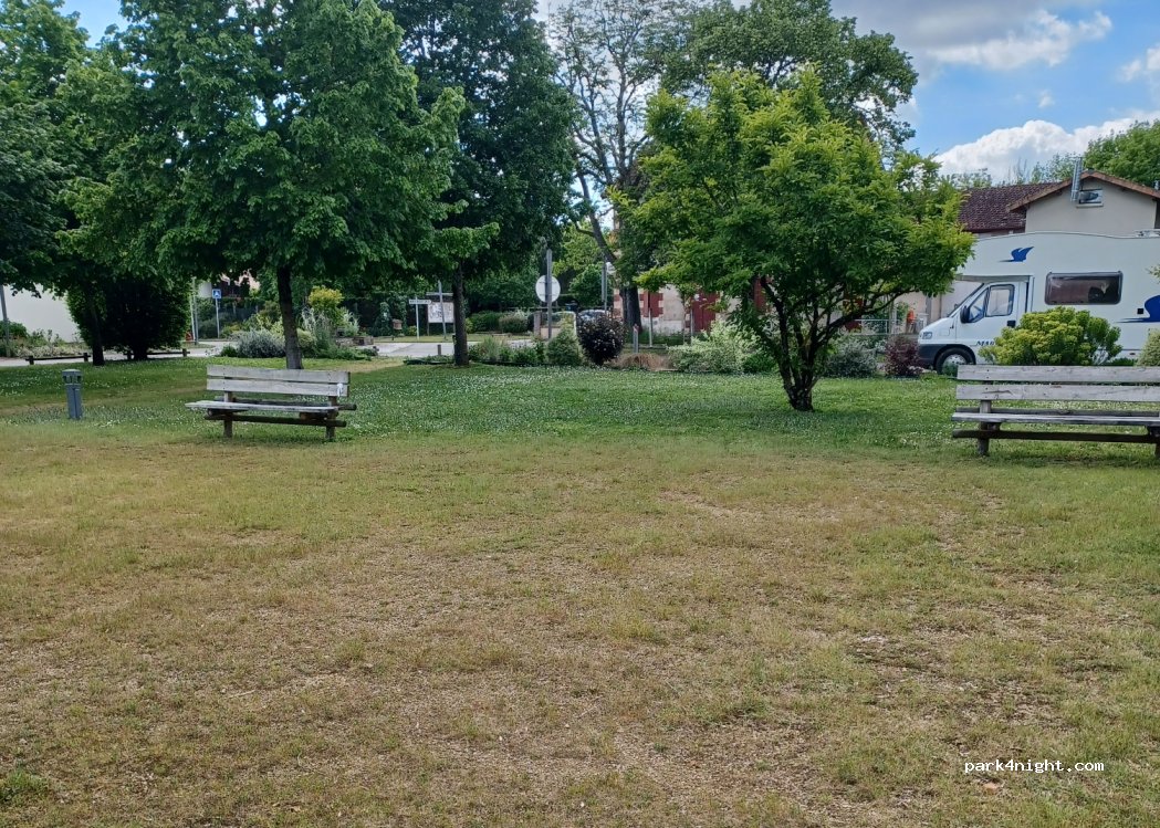 (40090) Laglorieuse - 57 Le Bourg — foto