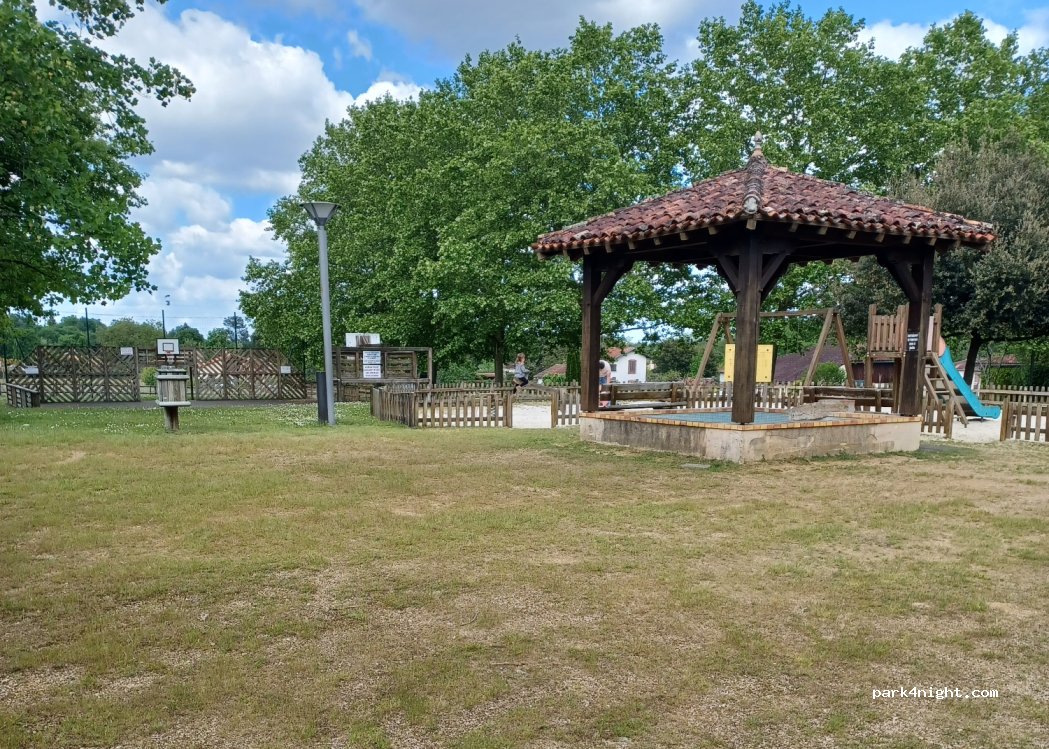 (40090) Laglorieuse - 57 Le Bourg — foto 2