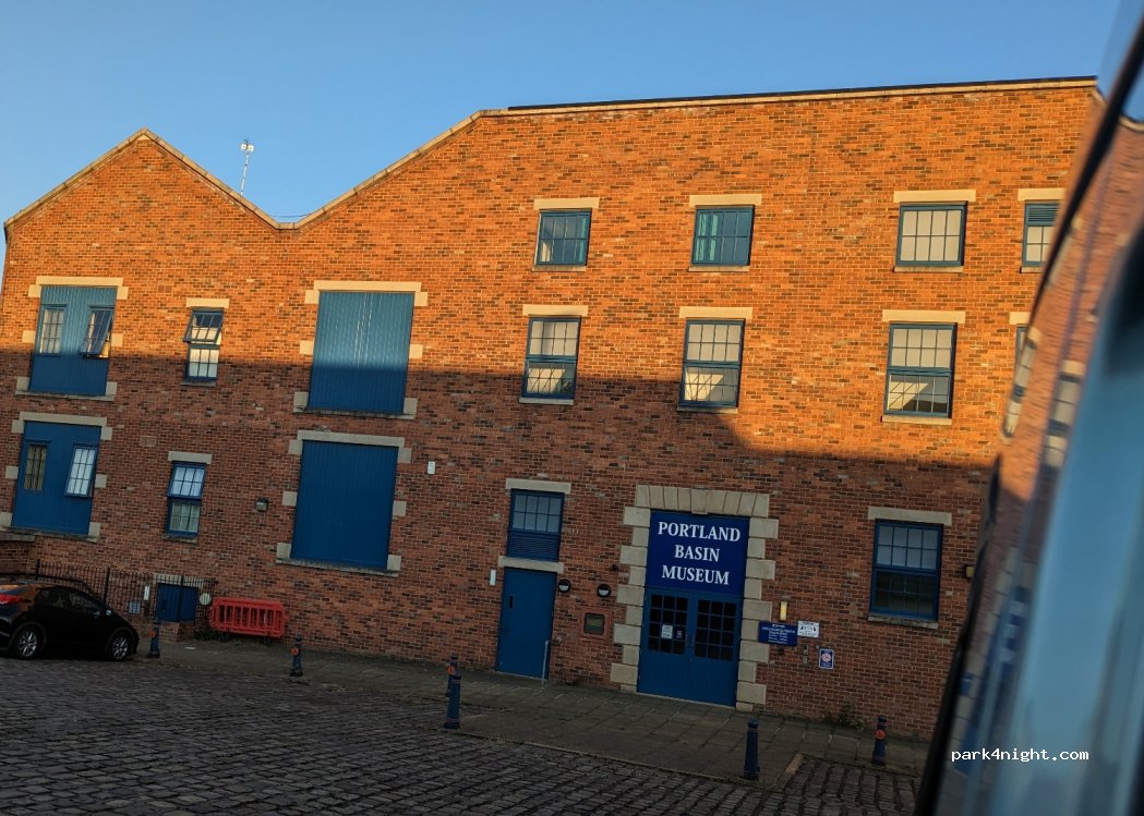 (OL7 0QA) Ashton-under-Lyne - Portland Pl — foto