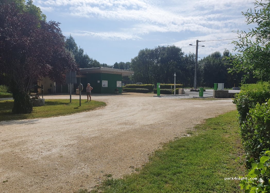 (36260) Reuilly - 19-21 Rue des Ponts — foto 2