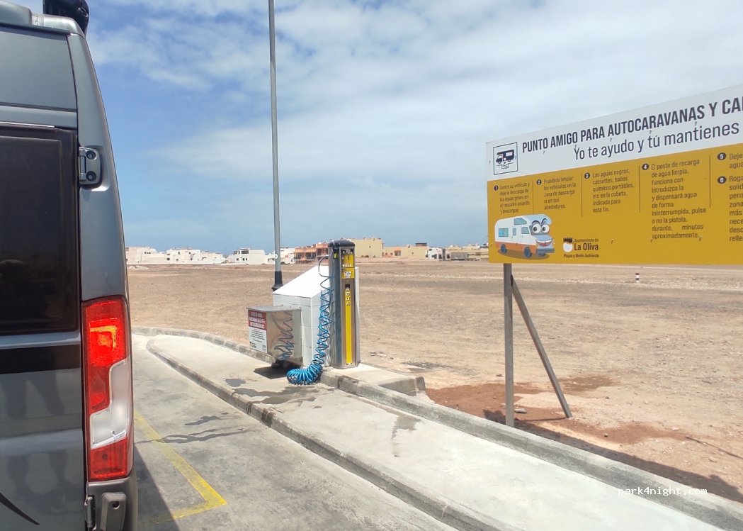 (35650) El Cotillo - 1 Avenida Hermanas del Castillo Carreras — foto 2