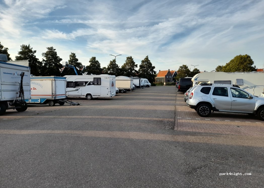 (1131 PM) Volendam - 1 Strandweg — foto 3