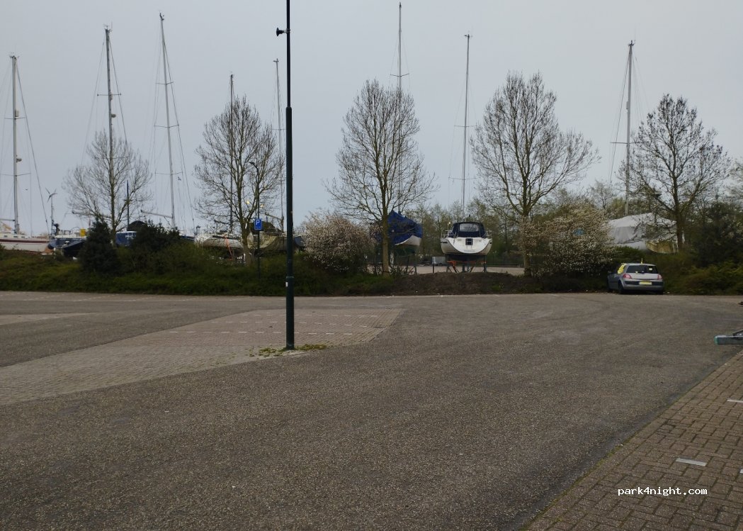 (1131 PM) Volendam - 1 Strandweg — foto 2