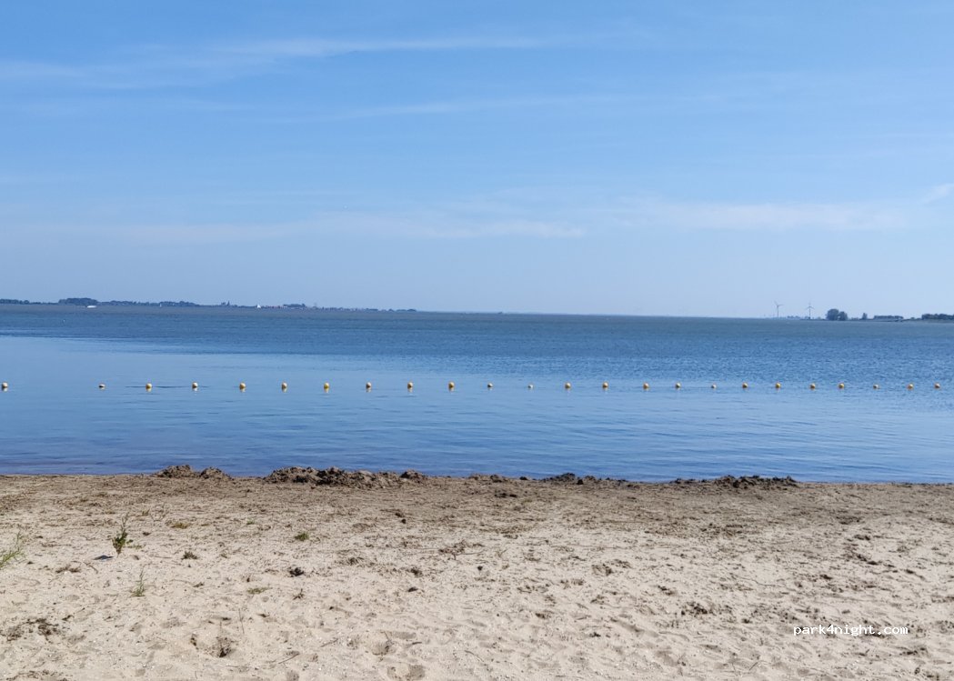 (1131 PM) Volendam - 1 Strandweg — foto 4