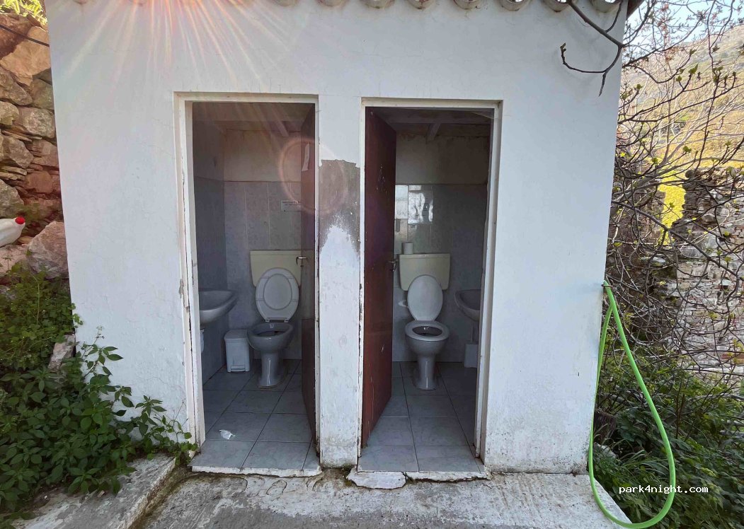 (821 00) Nea Moni of Chios - Unnamed Road — foto