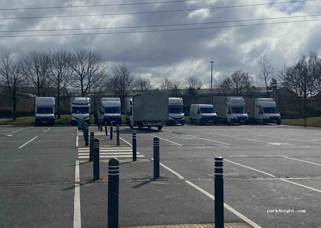 (NN17 5DT) Corby - Courier Rd — foto