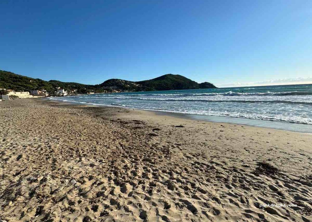 (83270) Saint-Cyr-sur-Mer - 510 Promenade rose — foto 4