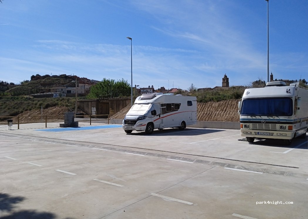 Área autocaravanas Escatrón — foto