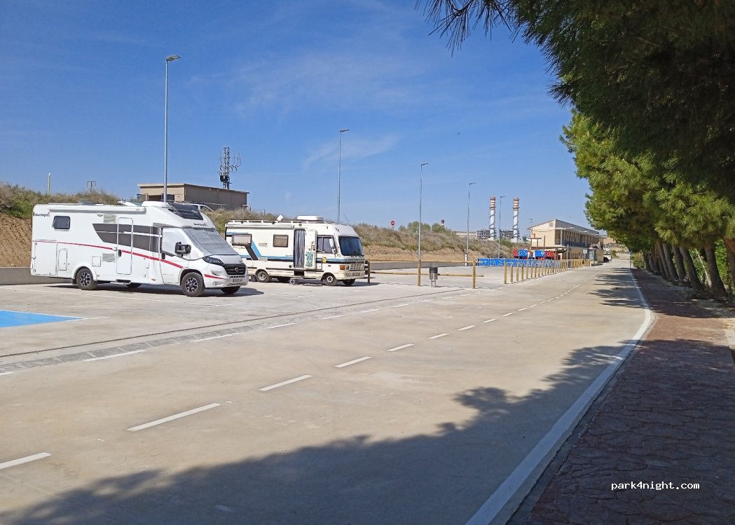 Área autocaravanas Escatrón — foto 3