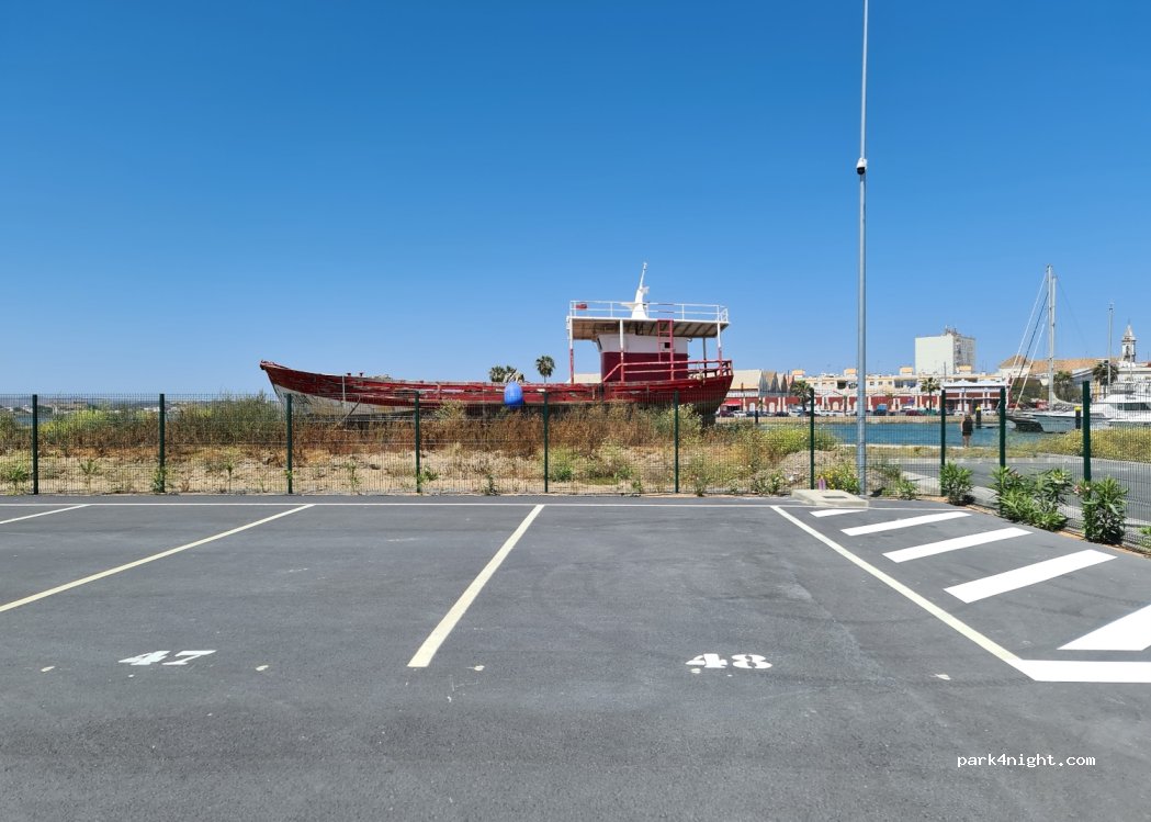 Área de Estacionamiento de Autocaravanas Puerto de Ayamonte — foto