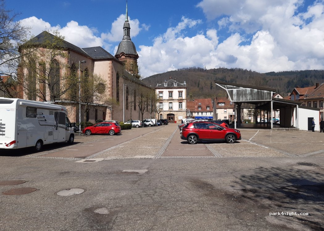 (67130) Schirmeck - Place de la Liberté — foto