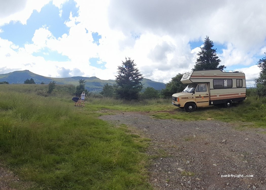 (15400) Le Claux - 100 Route du Puy Mary — foto 2