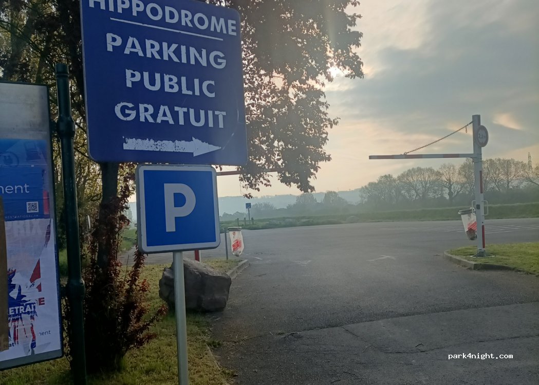 (14390) Cabourg - 1 Avenue de l'Hippodrome — foto 3
