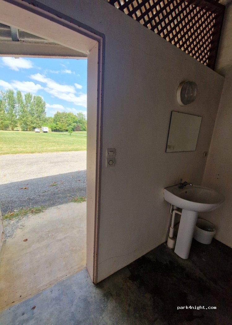 (32450) Aurimont - 5 Place du Village — foto 4