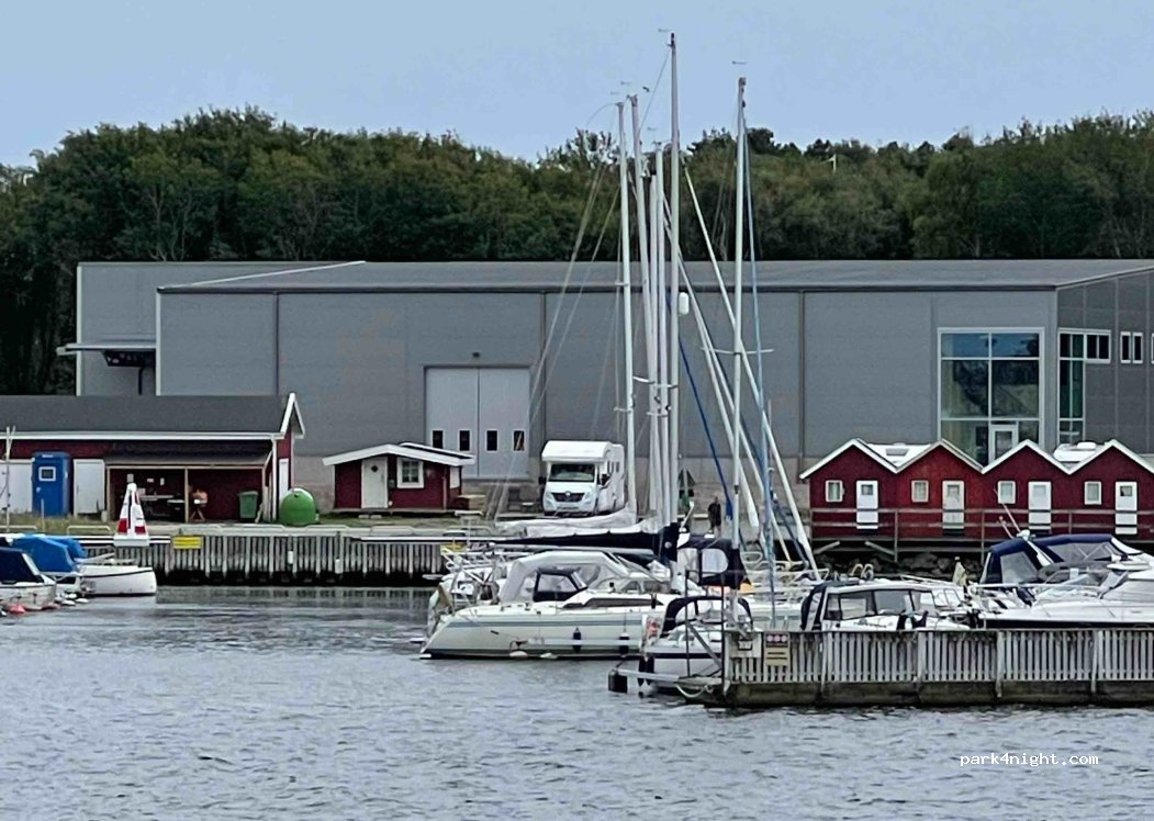 Öckerö Båtsällskap Stallplatser — foto