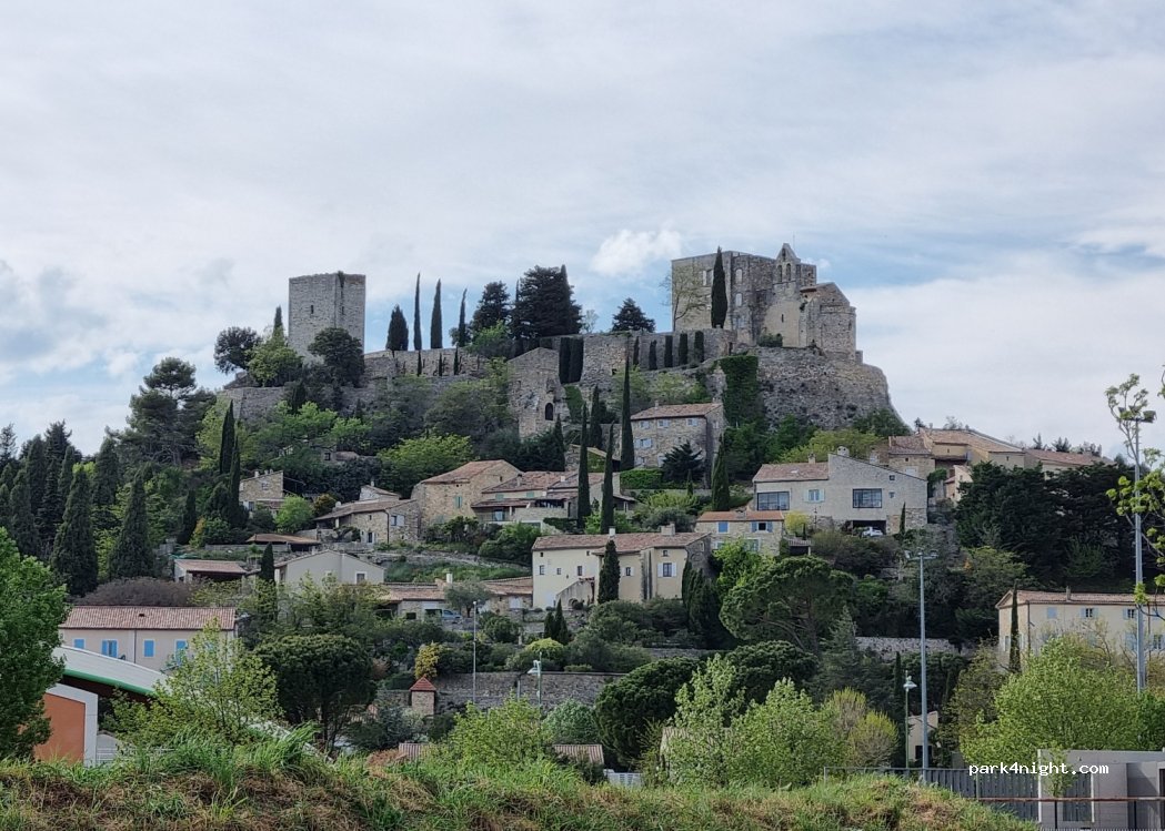 (26230) Roussas - 2 Place du Stade — foto 3