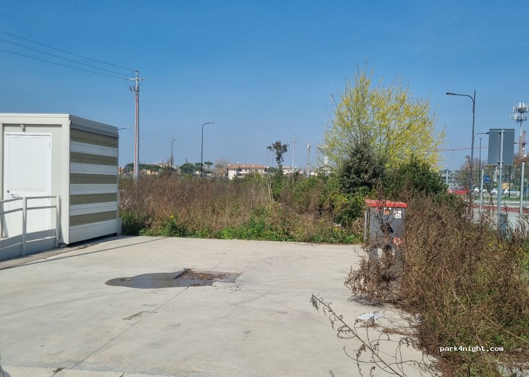 Area sosta camper Pinarella — foto 4