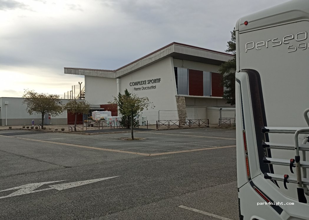(63510) Aulnat - 1 Avenue Pierre de Coubertin — foto