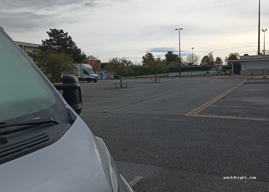 (63510) Aulnat - 1 Avenue Pierre de Coubertin — foto 2