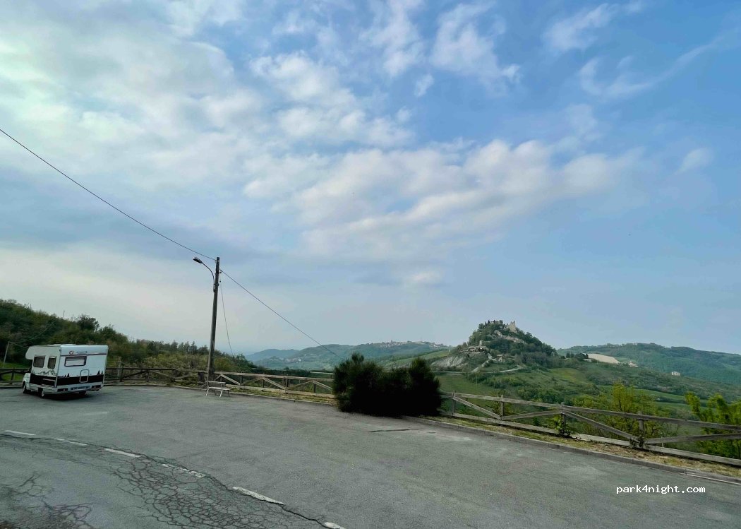 (42026) Vezzano sul Crostolo - 15 Località Castello di Canossa — foto