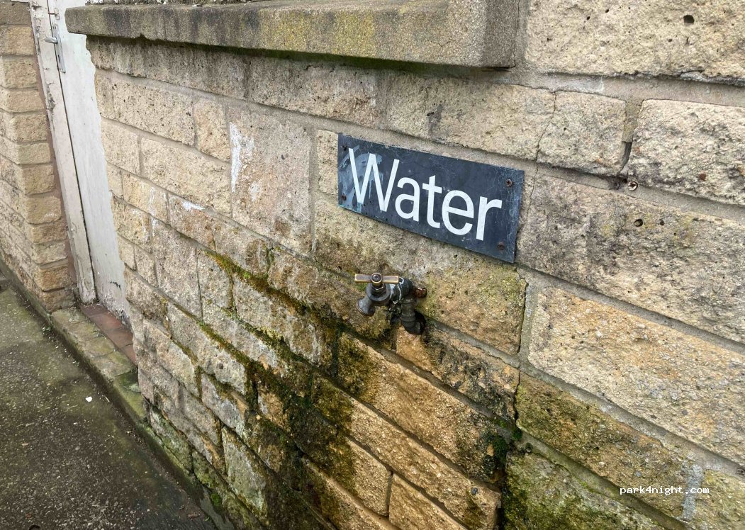 (SK13 6JF) Glossop - A57 — foto