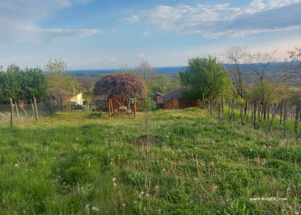 Camping Casutele Dintre Vii — foto