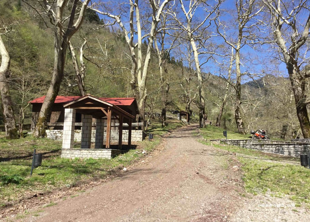 (360 73) Dendros - Unnamed Road — foto