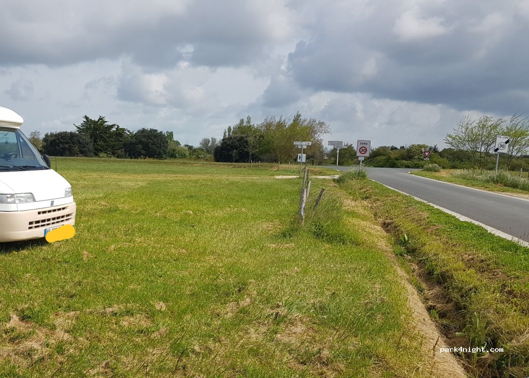 (17310) Saint-Pierre-d'Oléron - 14 Rue des Barraudes — foto