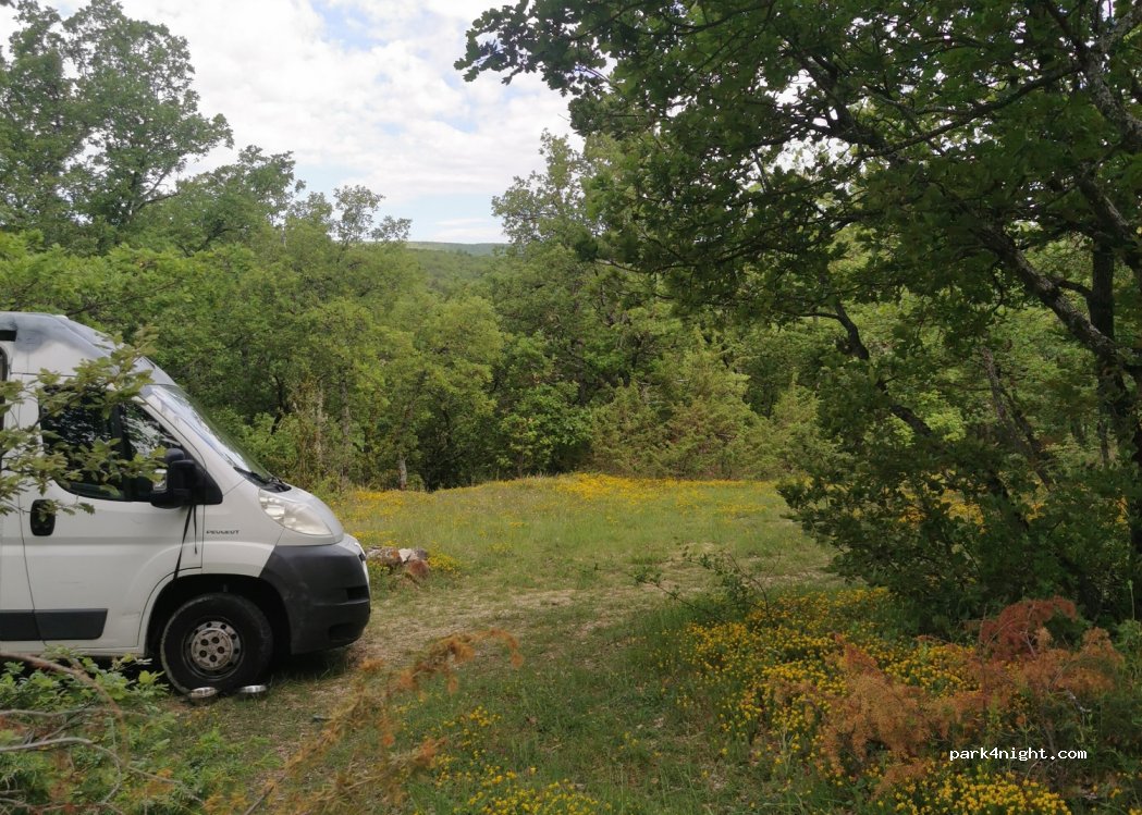 (04150) Banon - Unnamed Road — foto