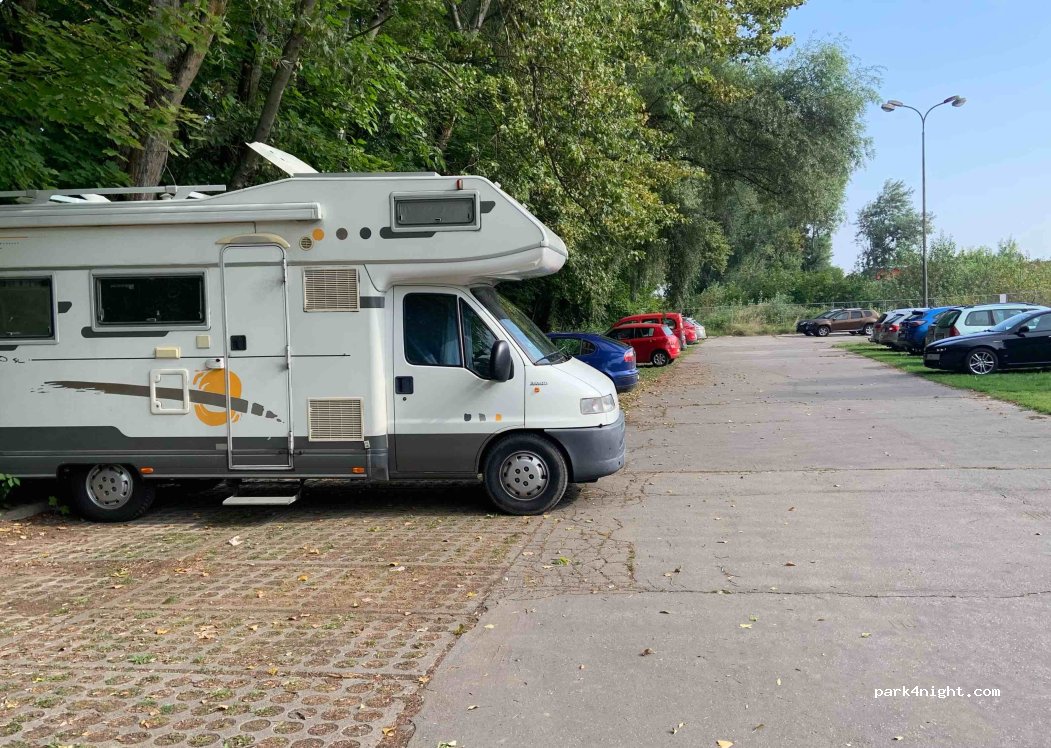 (921 01) Piešťany - 49 Hlboká — foto 2