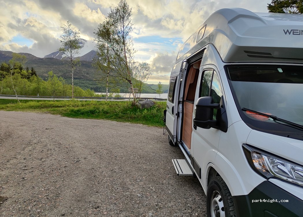 (8140) Inndyr - 52 Sørfjordveien — foto 2