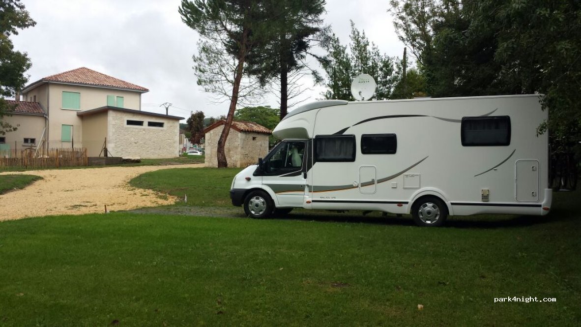 Aire Communale Camping Car — foto 2