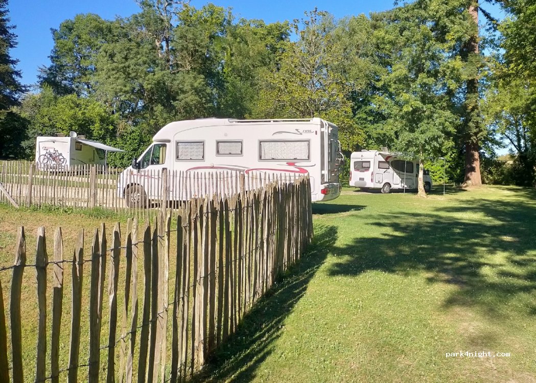 Aire Communale Camping Car — foto 3