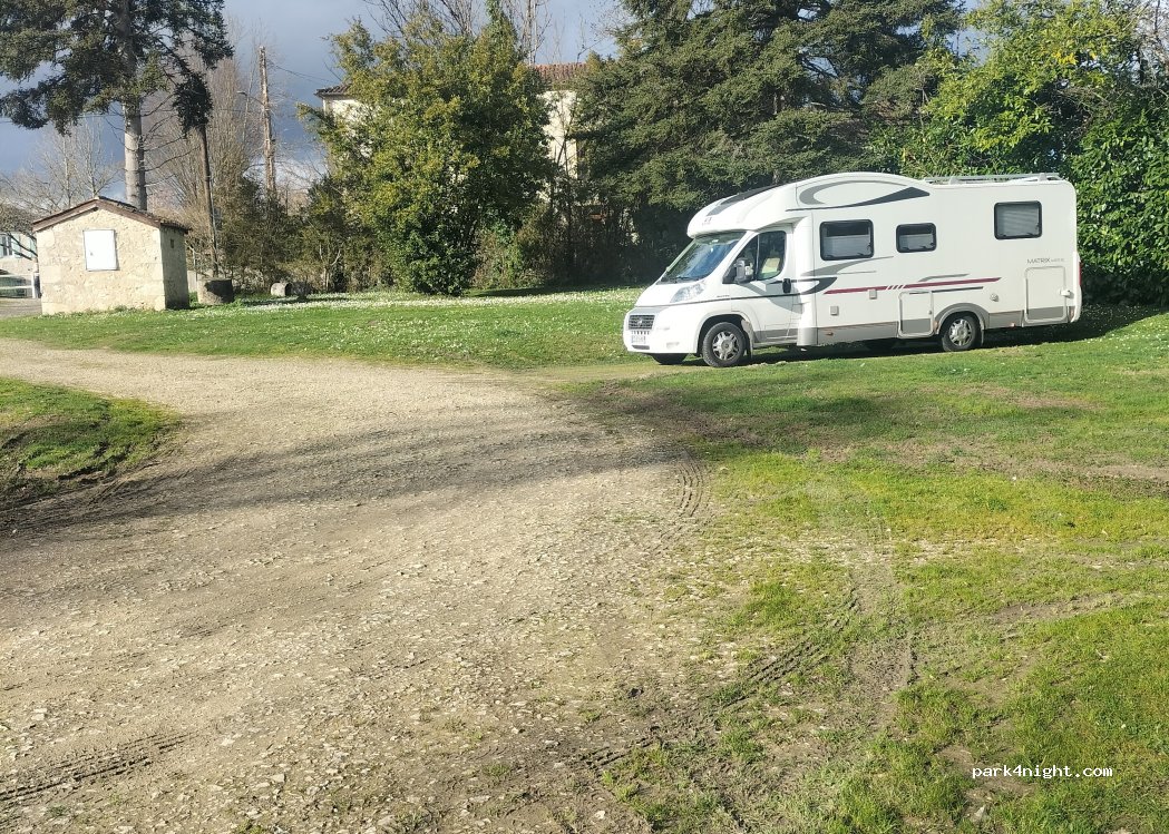 Aire Communale Camping Car — foto 5