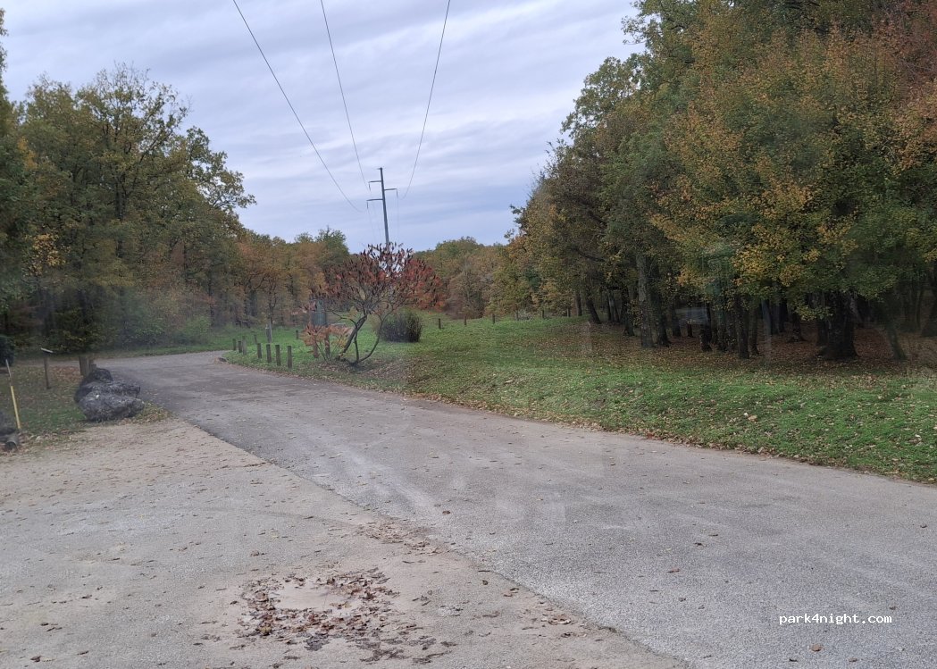 (16560) Jauldes - Rue de Combe A Roux — foto 2