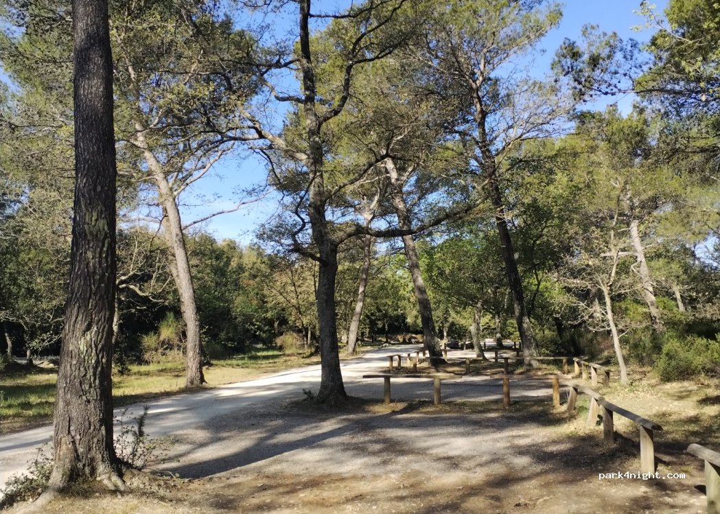 (13830) Roquefort-la-Bédoule - D3 — foto 2