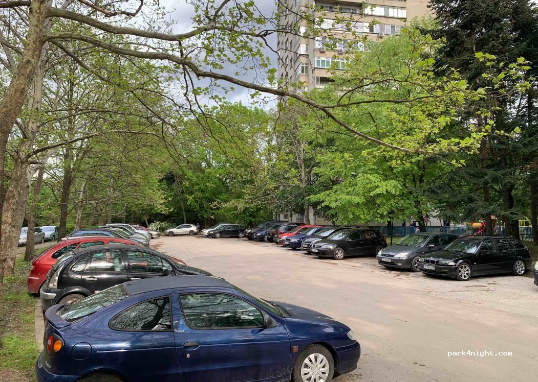 (7004) Ruse - 142 Alei "Vuzrazgdane" — foto