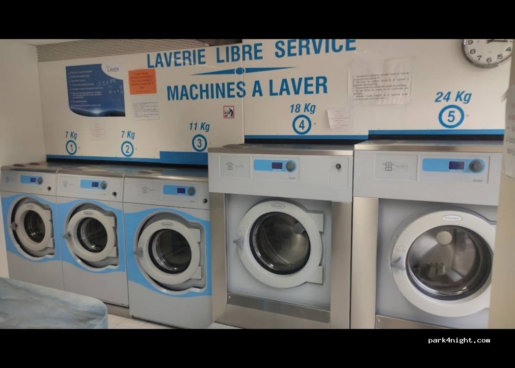 (50260) Bricquebec-en-Cotentin - 9 Rue de la République — foto 2