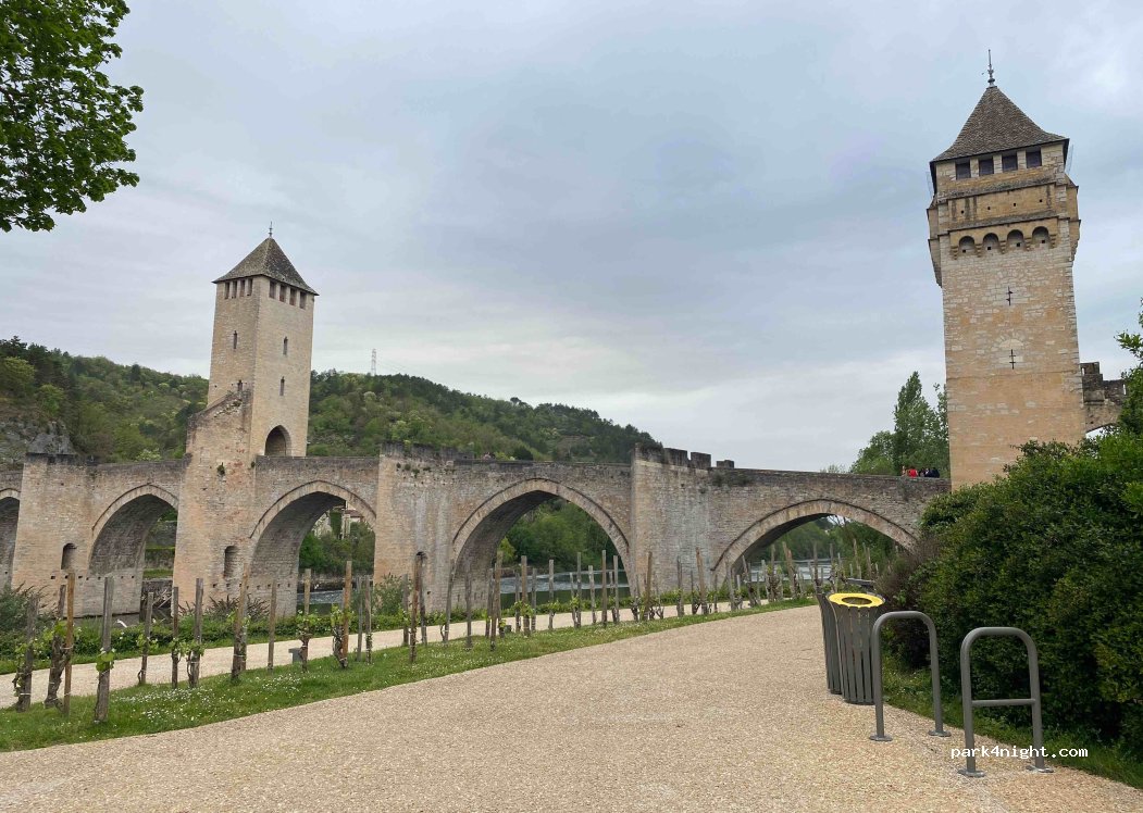 (46000) Cahors - 446 Allée des Soupirs — foto