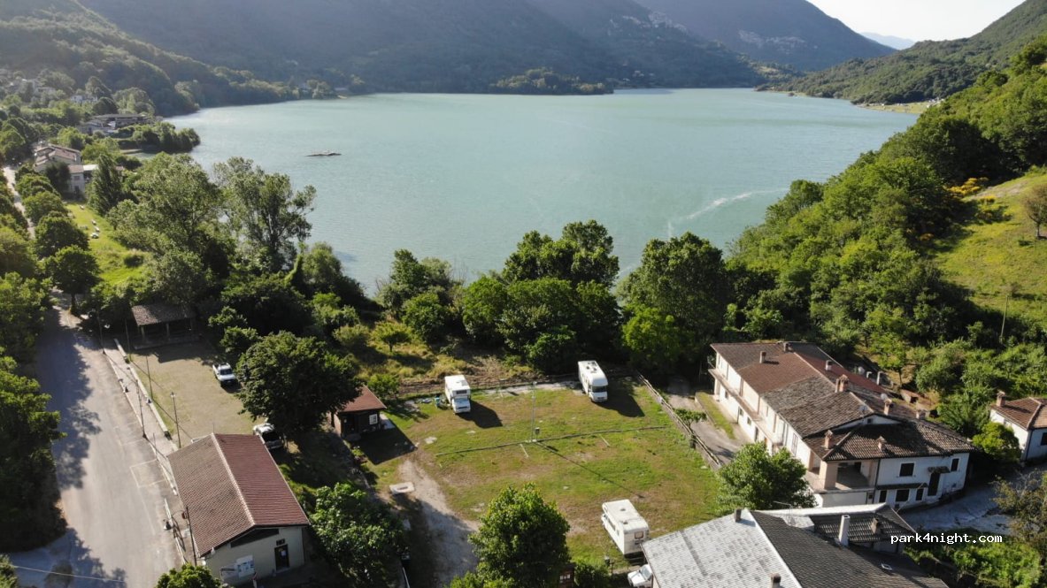 Area Sosta Camper "Lago del Turano" — foto 3