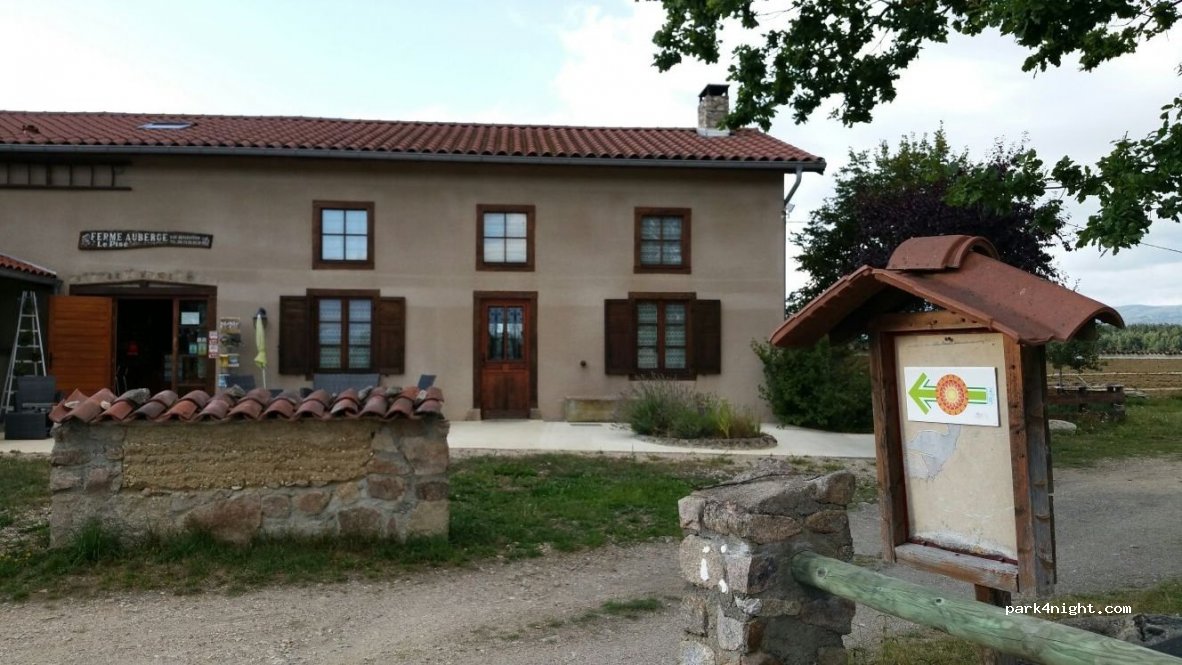 Auberge Le Pisé — foto