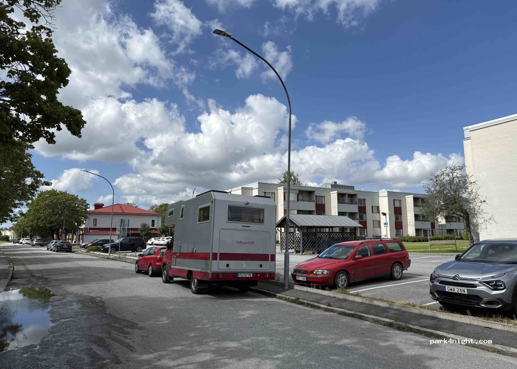 (703 43) Örebro - 50 Östra Vintergatan — foto
